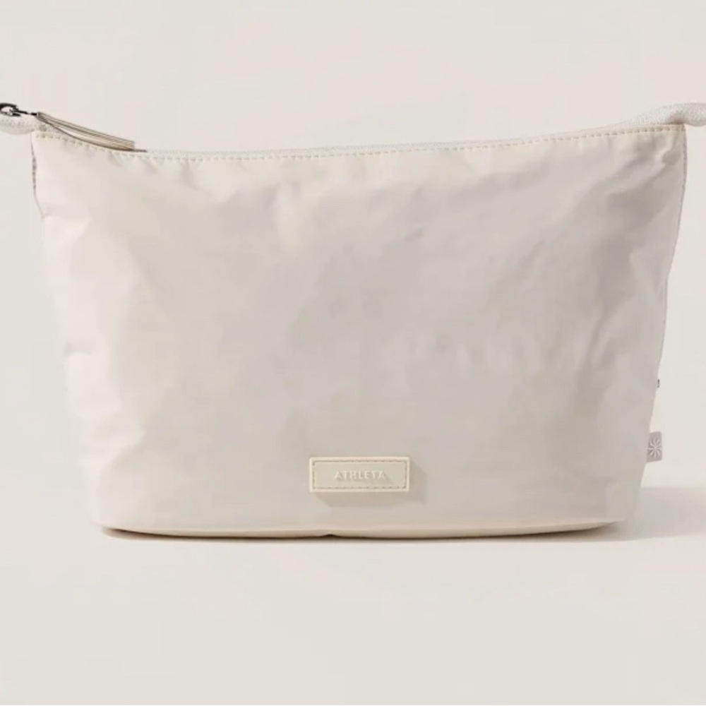 Athleta all about cosmetic pouch medium.